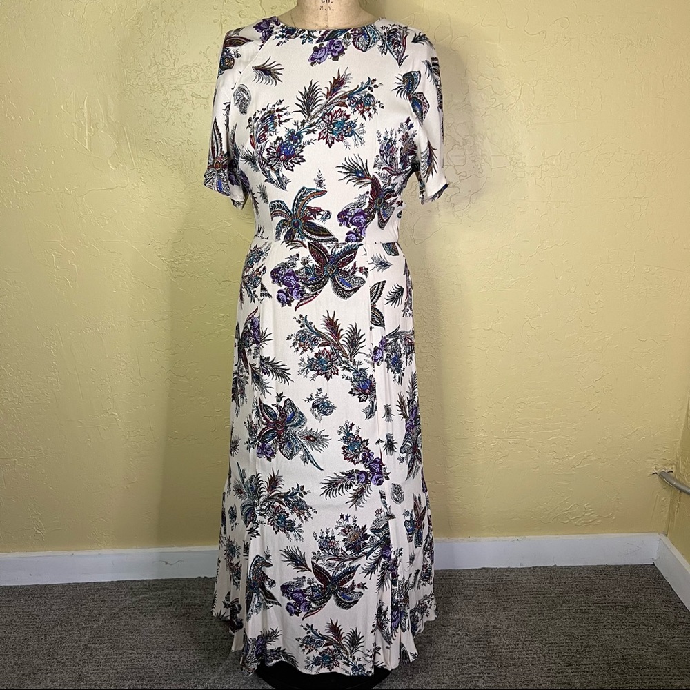 Vintage Dress with floral pattern.